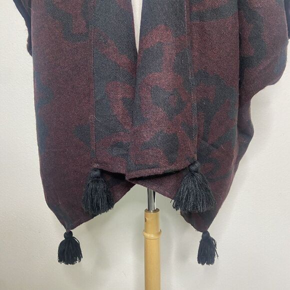 Cleobella Fringe Trim Burgundy Floral Poncho Wrap Cardigan O/S - Picture 5 of 14